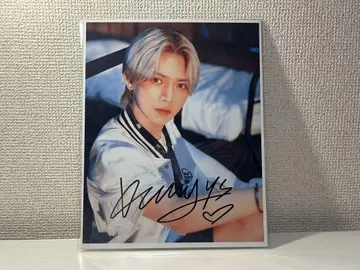 ATEEZ 강요산 본인 친필 사인 포함 사진