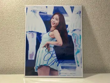 VIVIZ SINB 심비 본인 친필 사인 포함 사진