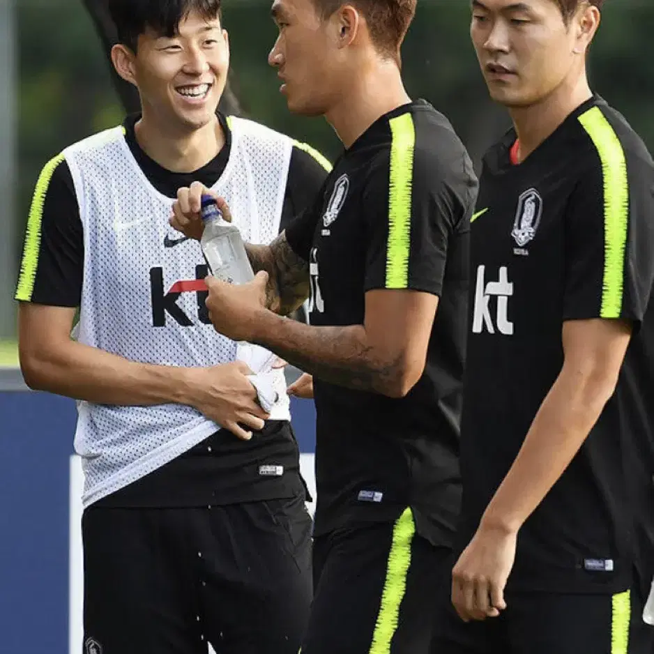 18-20 대한민국 국가대표 선수지급용 국대 트레이닝탑 반팔 XL사이즈