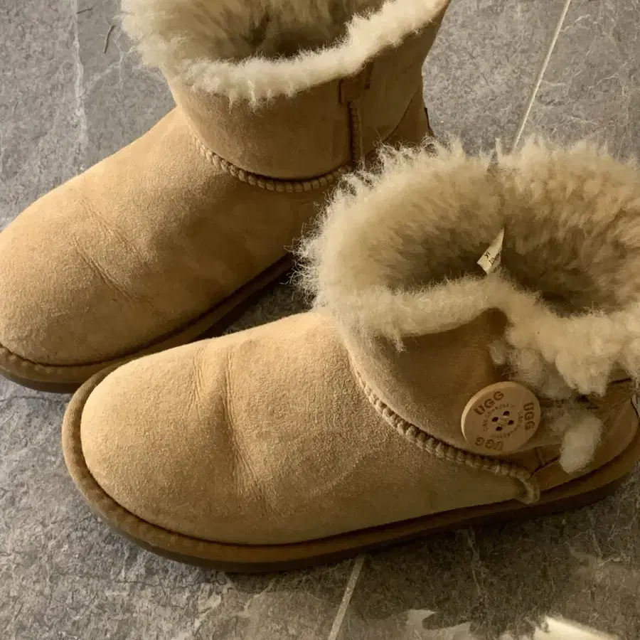 단추 어그부츠 230 ugg