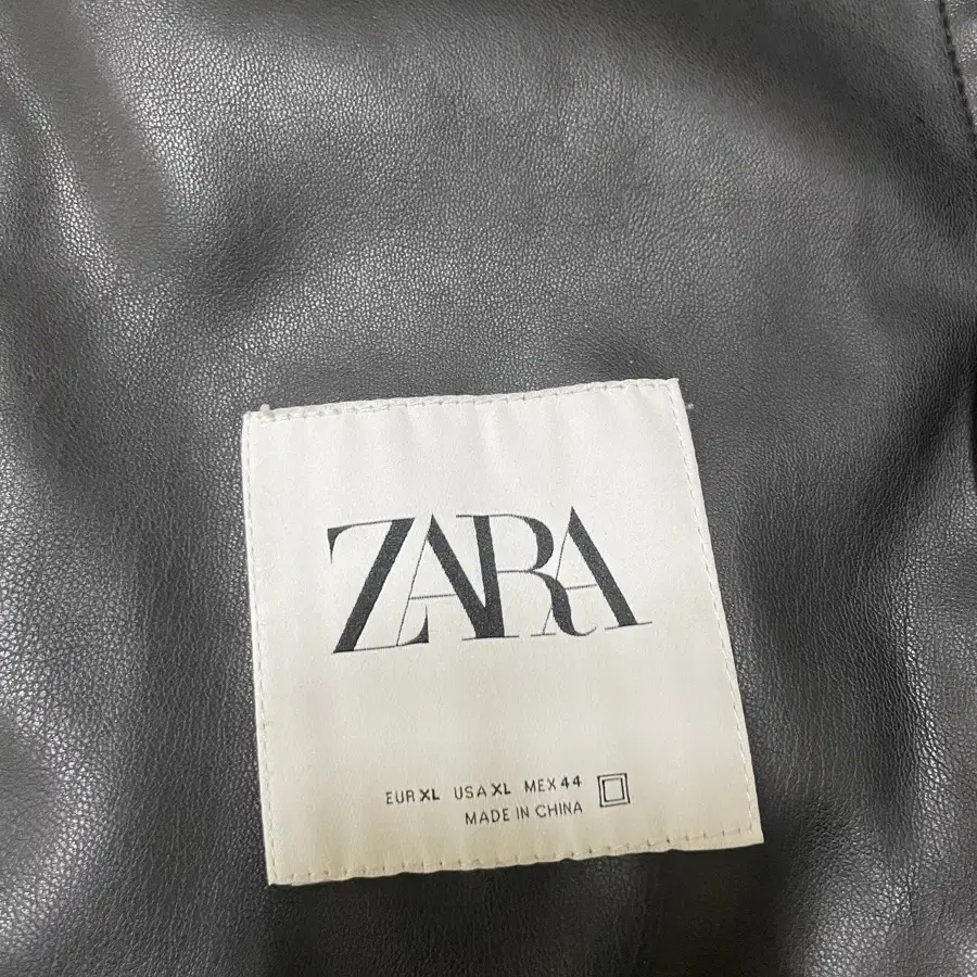 자라(Zara) 가죽자켓 XL