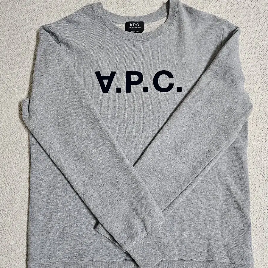 A.P.C 맨투맨