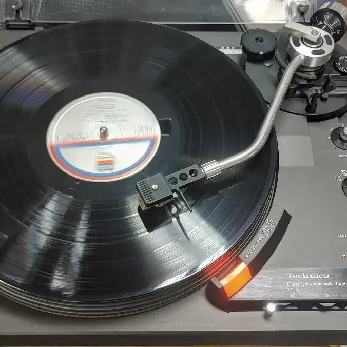 Technics SL-1900 턴테이블