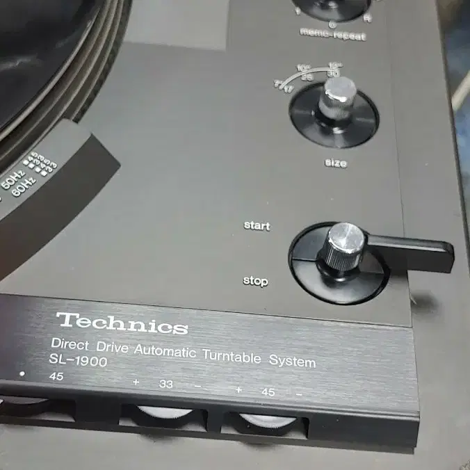 Technics SL-1900 턴테이블