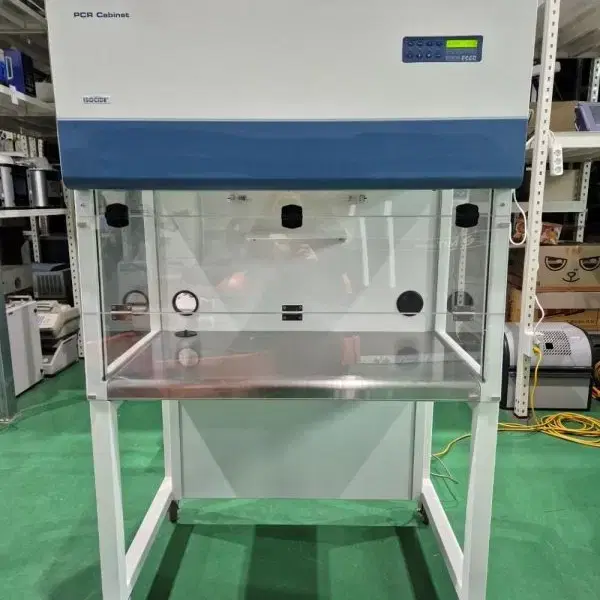 ESCO PCR Cabinet