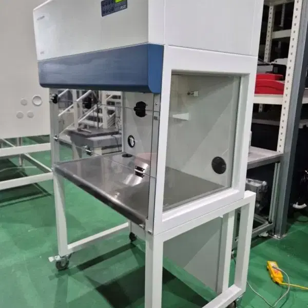 ESCO PCR Cabinet