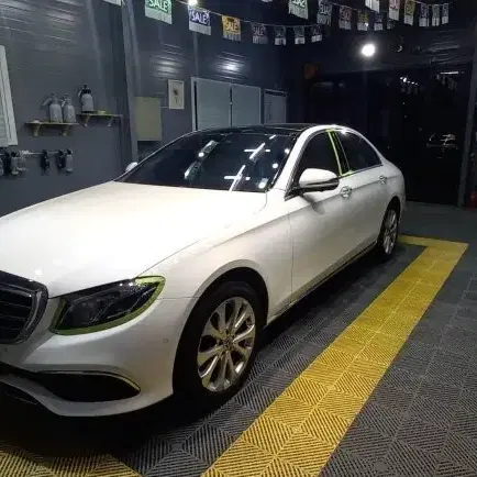 벤츠 E300 석회물제거 광택