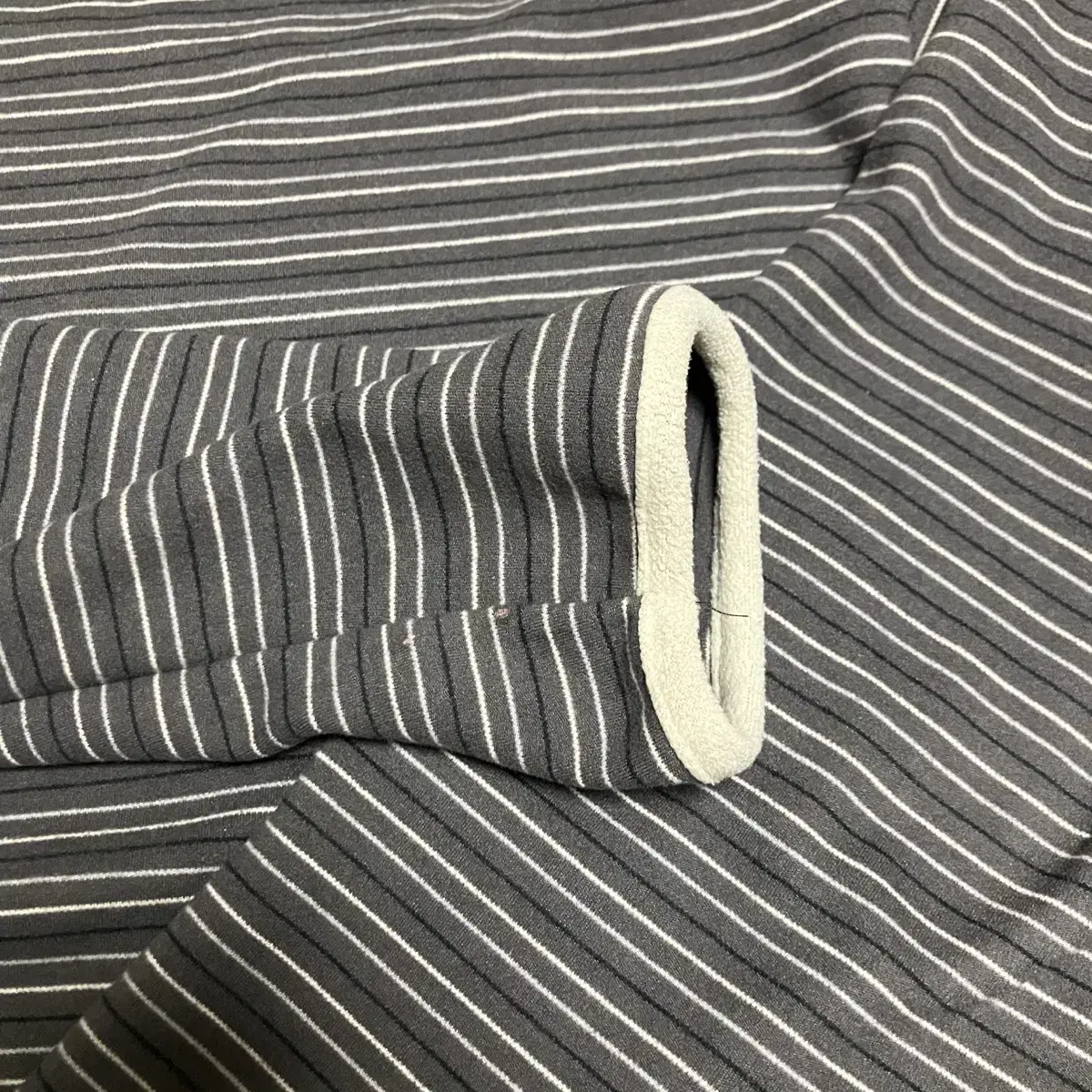 써넥트 Stripe Taped Hoodie