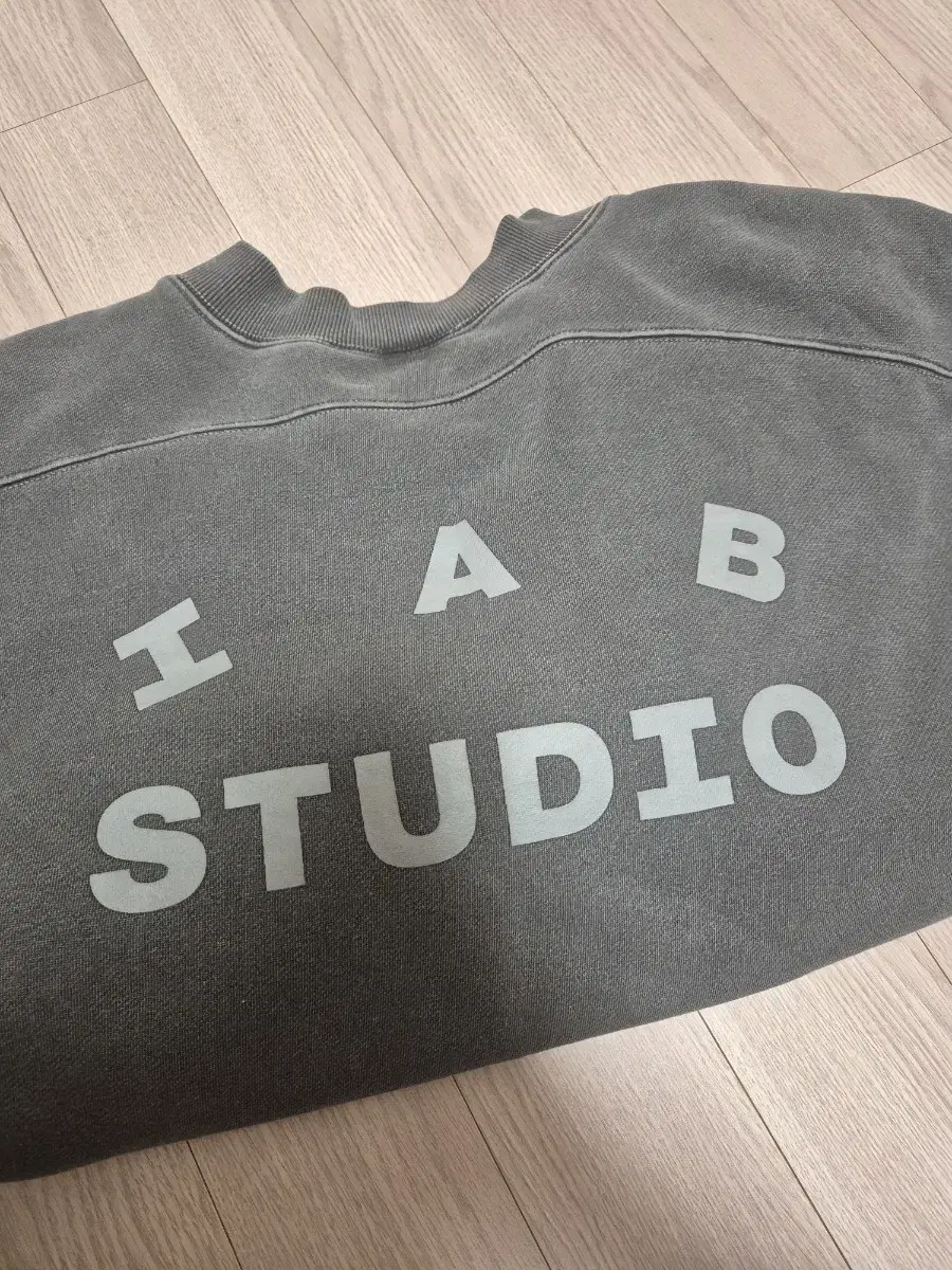 IAB Studio 차콜 크루넥 맨투맨 XL