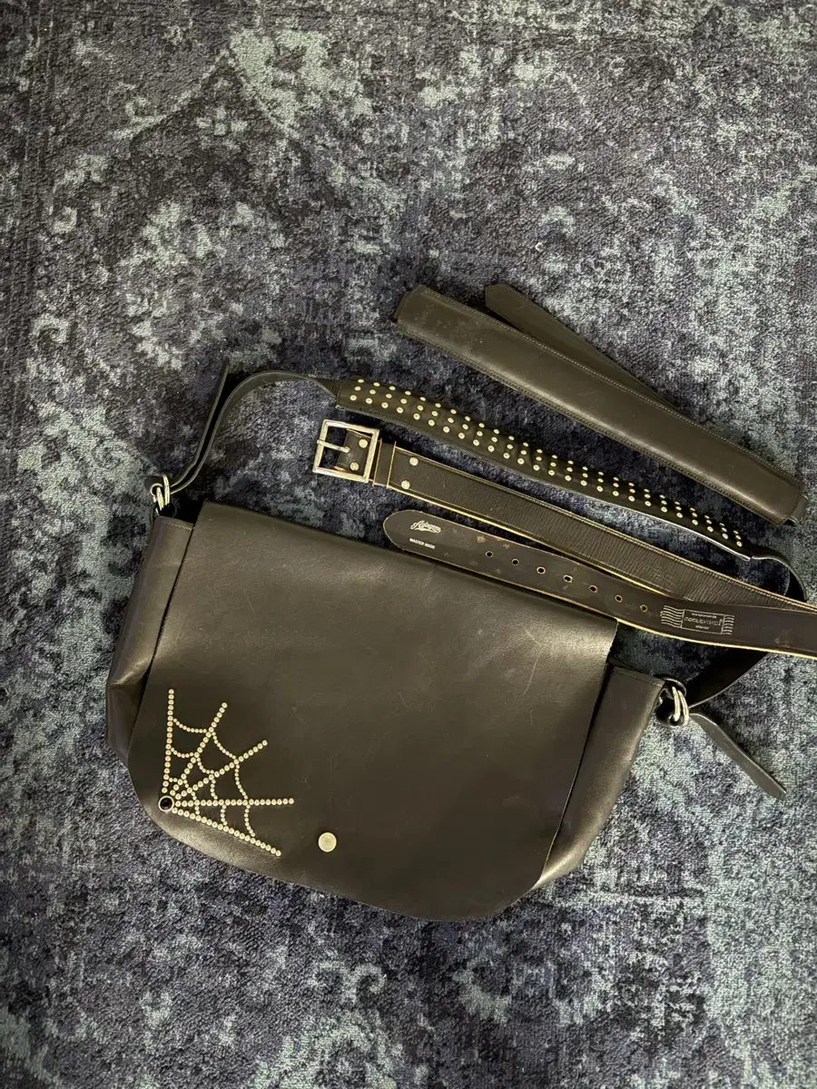 LUIDE 루이드 레더 백 LEATHER MESSENGER BAG