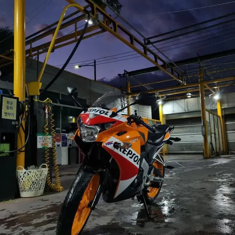 cbr 125 랩솔 하자 없음 8천키로 신차급 최상! 대차o