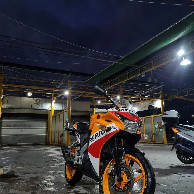 cbr 125 랩솔 하자 없음 8천키로 신차급 최상! 대차o