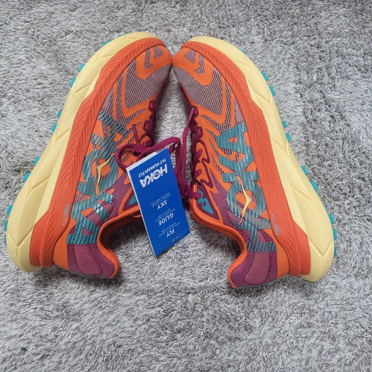 HOKA 호카 TECTON X 2  러닝운동화 새제품 240