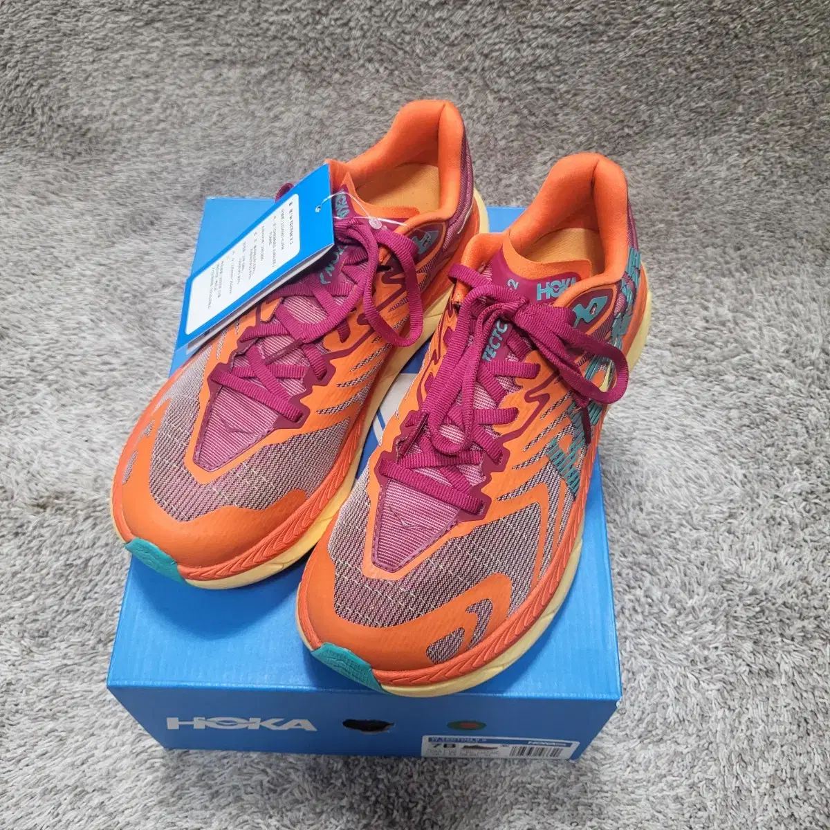 HOKA 호카 TECTON X 2  러닝운동화 새제품 240