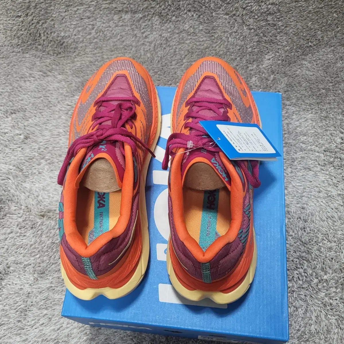 HOKA 호카 TECTON X 2  러닝운동화 새제품 240