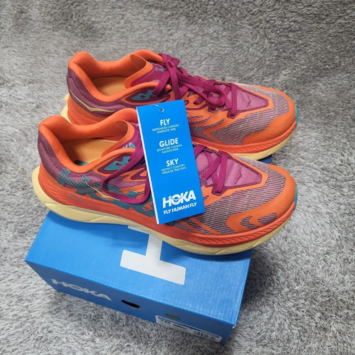 HOKA 호카 TECTON X 2  러닝운동화 새제품 240