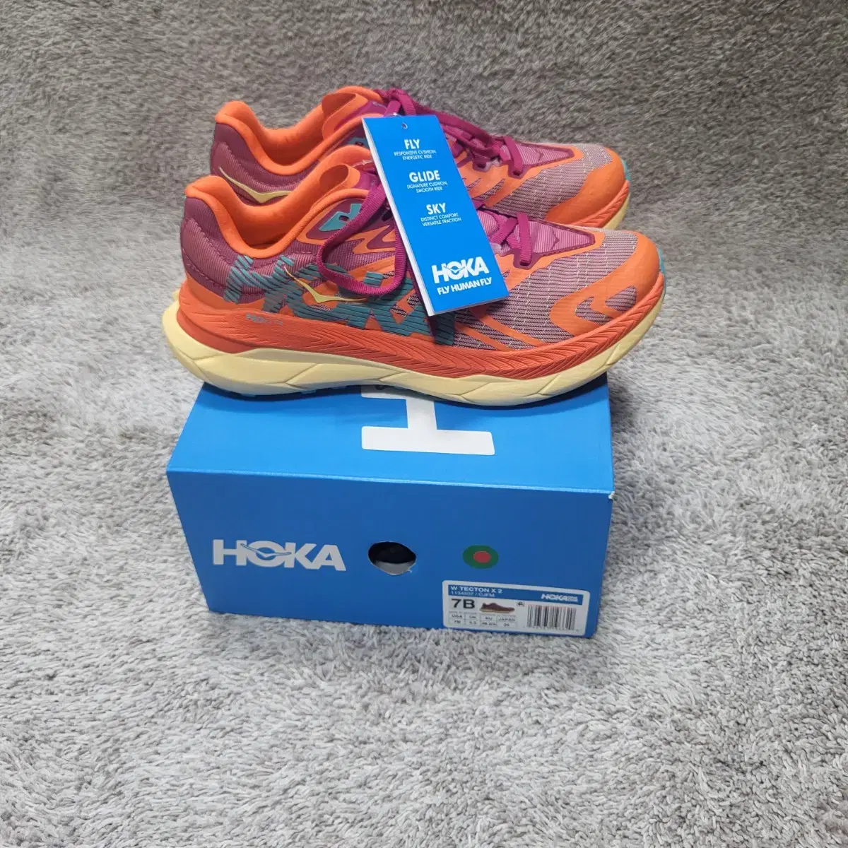 HOKA 호카 TECTON X 2  러닝운동화 새제품 240