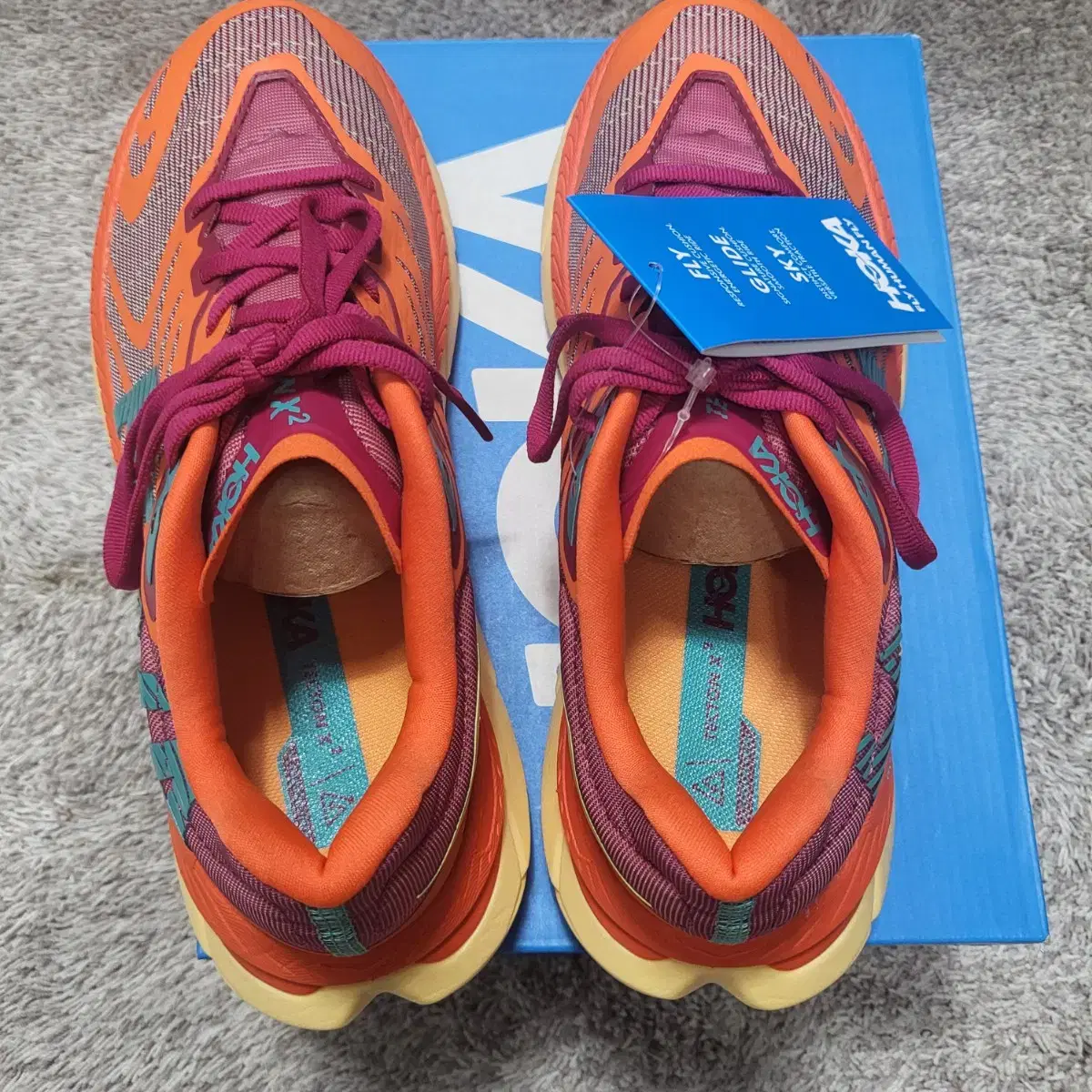 HOKA 호카 TECTON X 2  러닝운동화 새제품 240