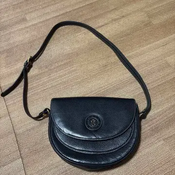 블랙 가죽 크로스바디 백 - 로고 포함 아테스토니