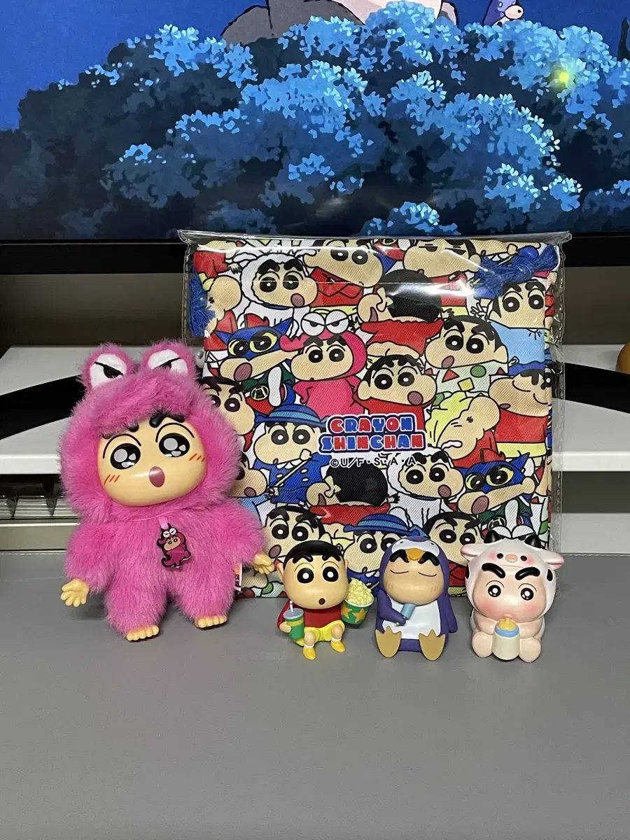 Bulk purchase of Crayon Shin-chan figures and Bokjori pouches