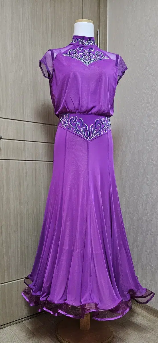 Dance sport costume. Alemana. Dress