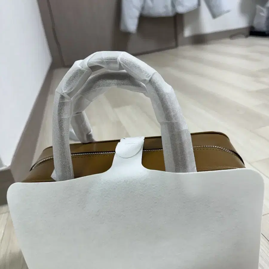 투티에 가방 SAC LOQUET SMALL CARAMEL