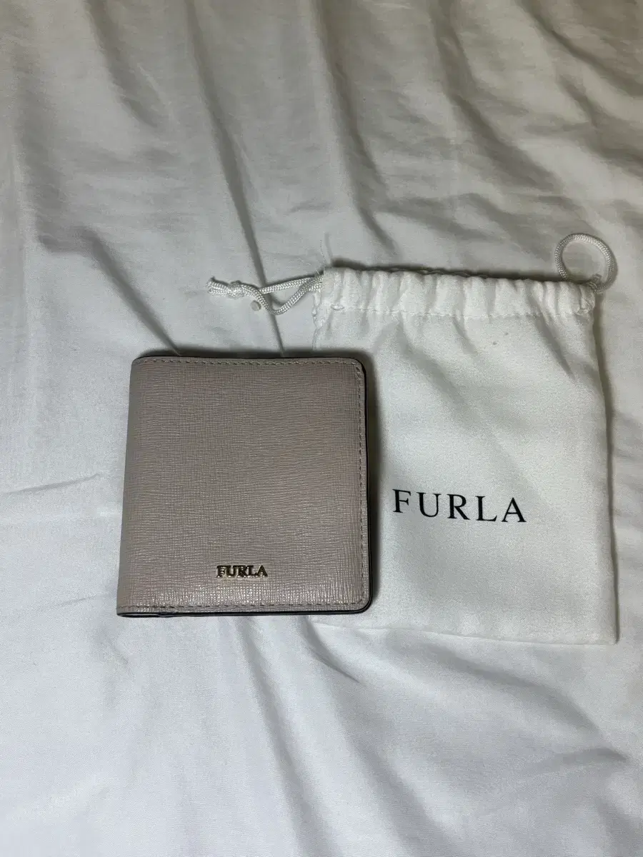 FURLA 카드지갑 베이지