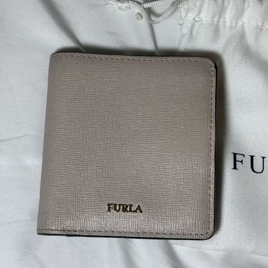 FURLA 카드지갑 베이지