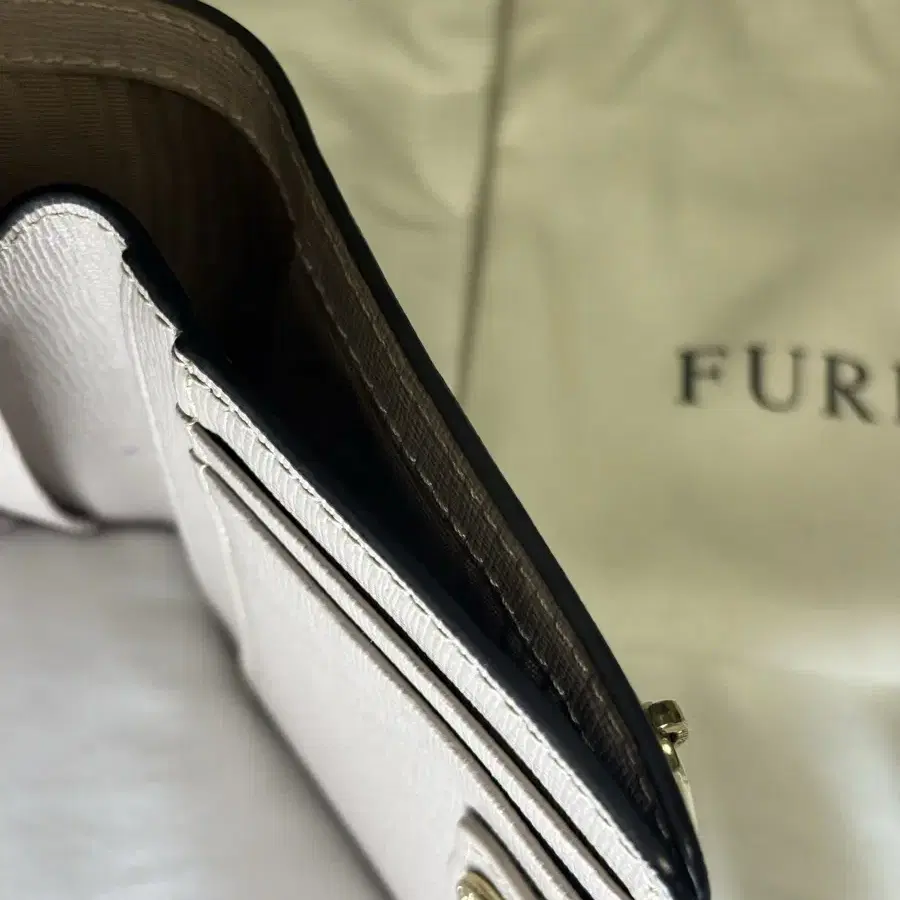 FURLA 카드지갑 베이지