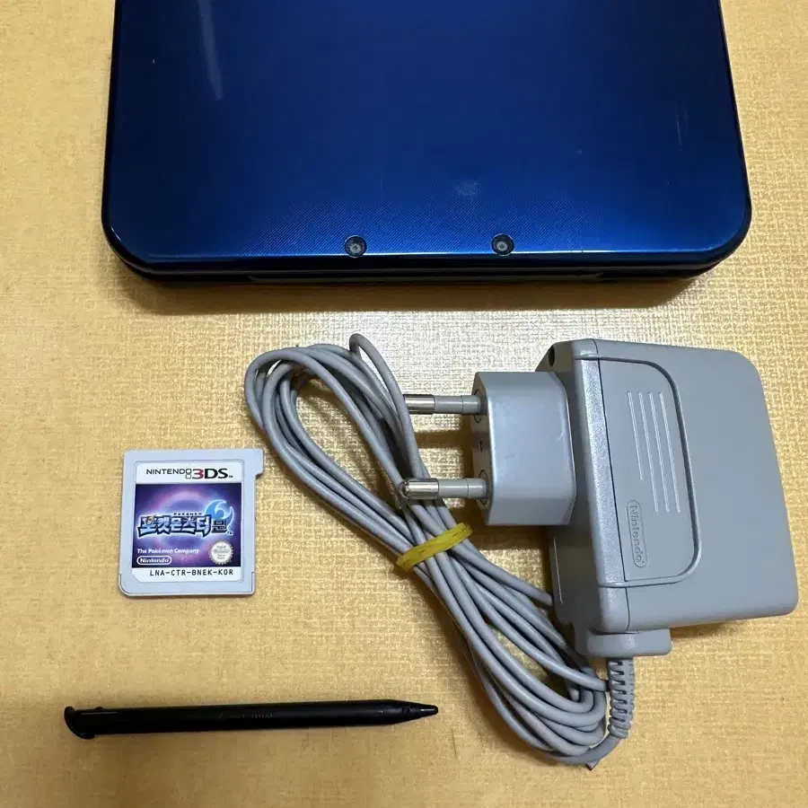 뉴 닌텐도 3ds xl 판매합니다.