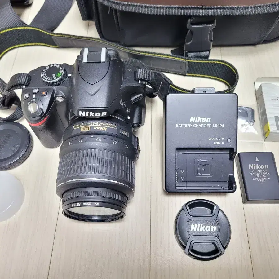 A급 니콘 DSLR 카메라 D3200 과 18-55 렌즈 세트