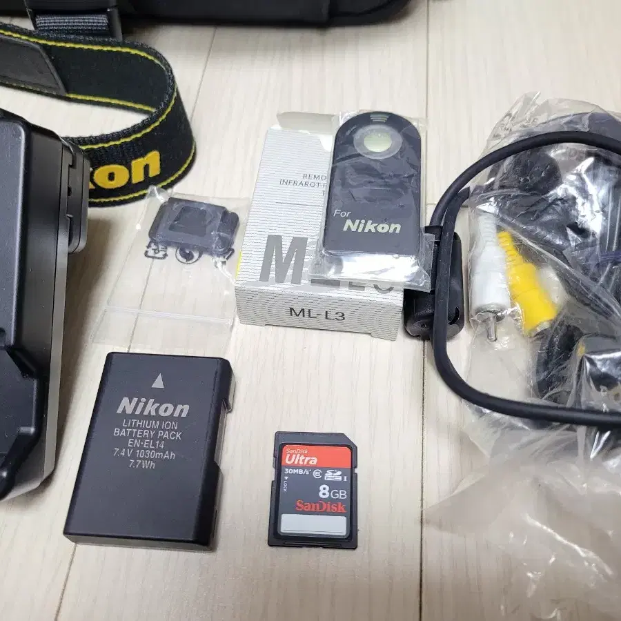 A급 니콘 DSLR 카메라 D3200 과 18-55 렌즈 세트