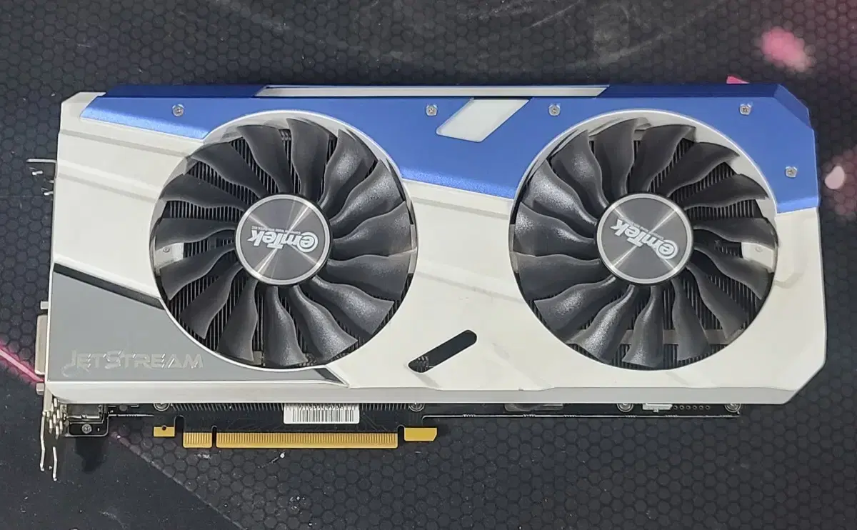 이엠텍 GTX1080 8g ( RTX3060 동급) 제트스트림 그래픽카드