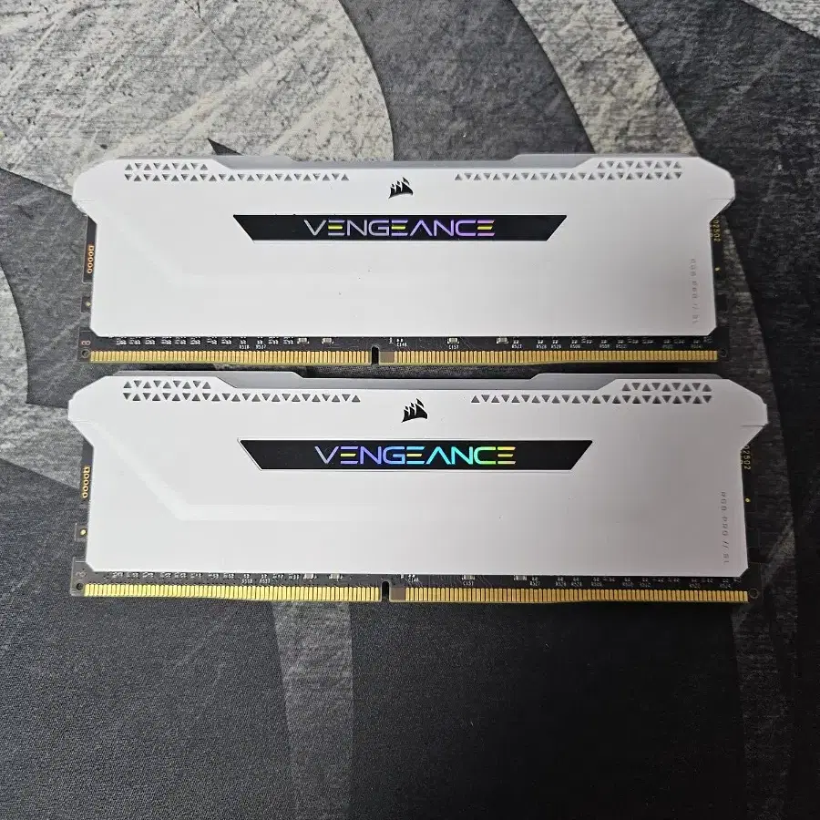 커세어 벤젠스 ddr4 32gb 3600mhz cl18