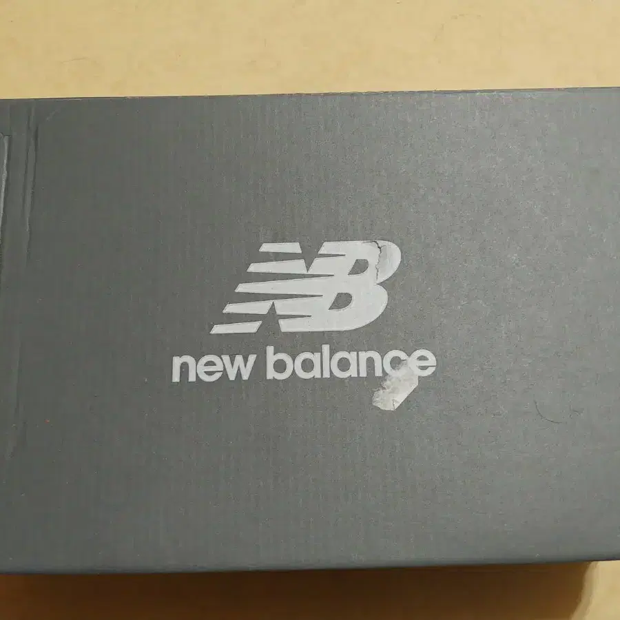 새상품 뉴발란스 mr530cb (275사이즈)