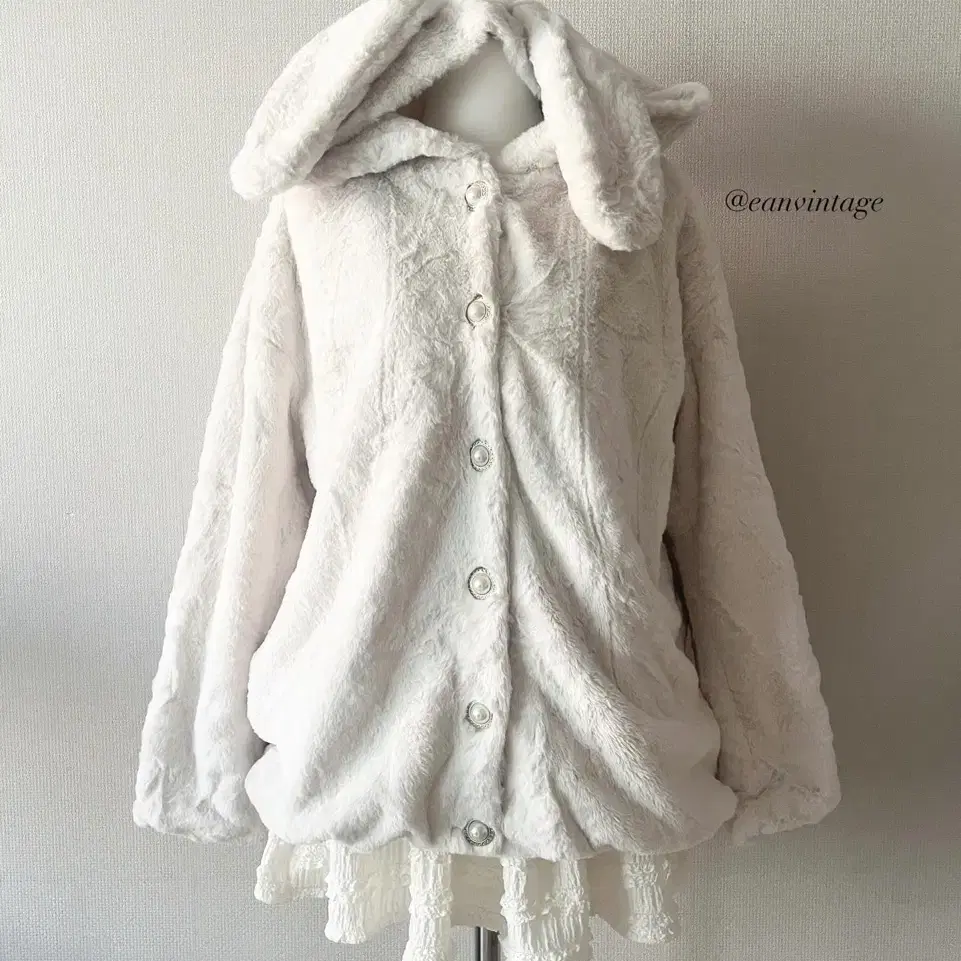 pale white bunny hood zip-up 우사미미 후드집업