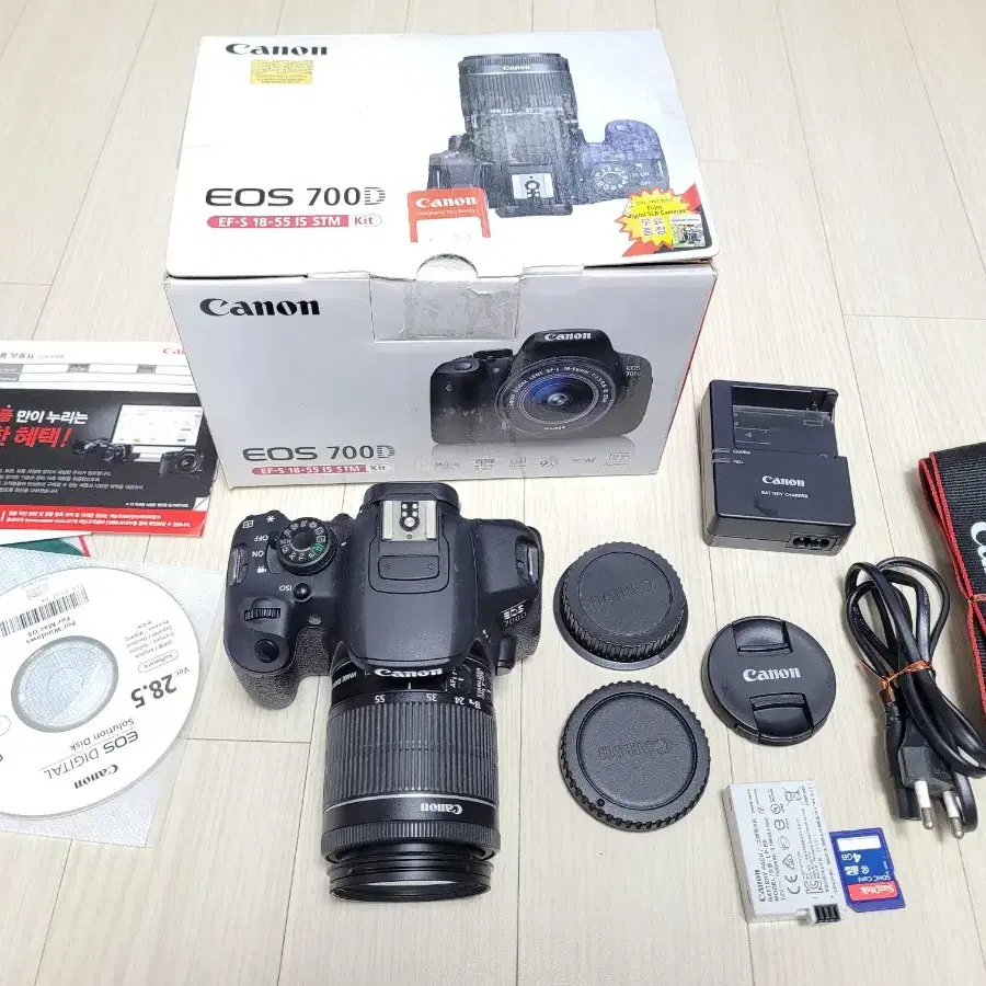 캐논 dslr 카메라 EOS 700D 와 18-55 렌즈 박스세트