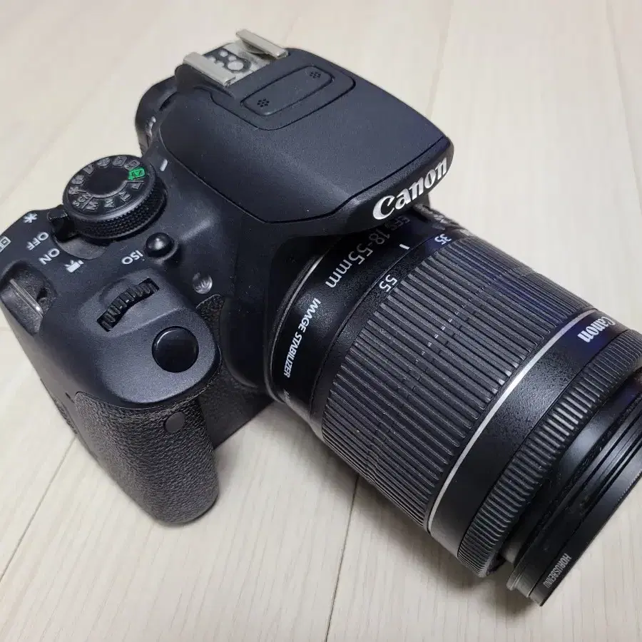 캐논 dslr 카메라 EOS 700D 와 18-55 렌즈 박스세트