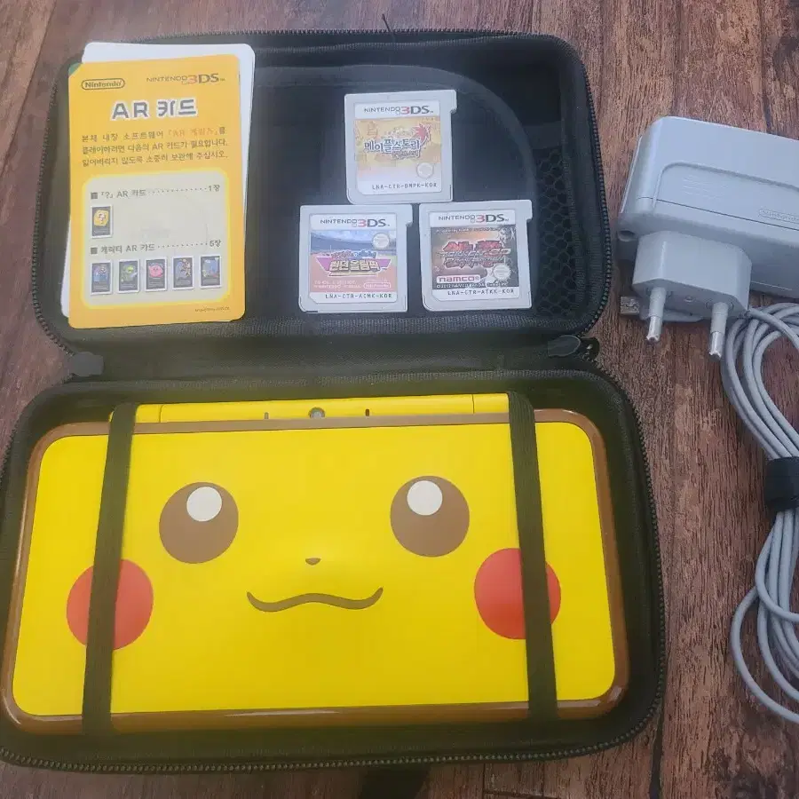 New 2DS XL 피카츄 한정판 팝니다