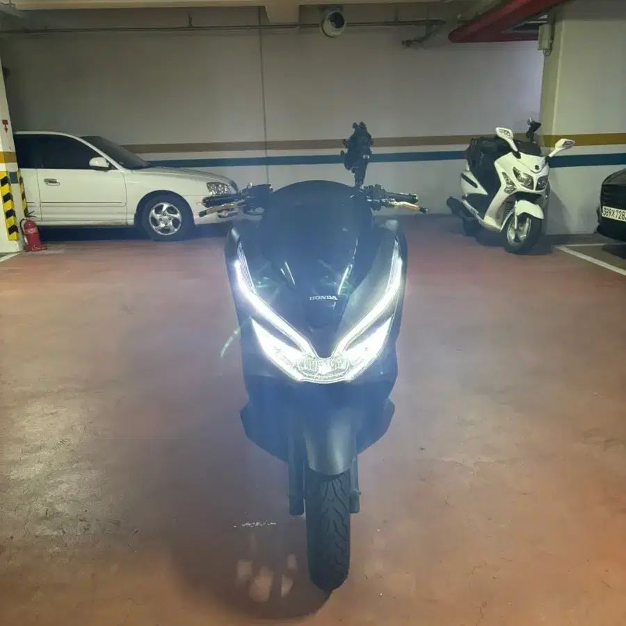 pcx125 18년식 더뉴 판매합니다