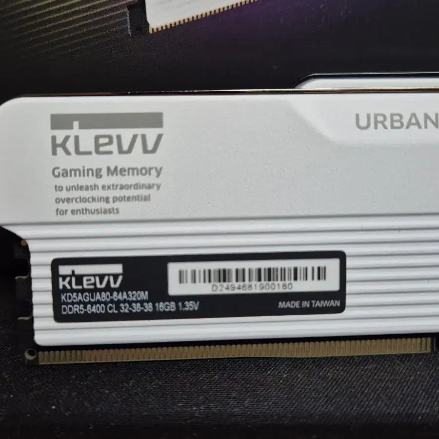 에센코어 KLEVV 6400 CL32 URBANE V 16GB*2 메모리