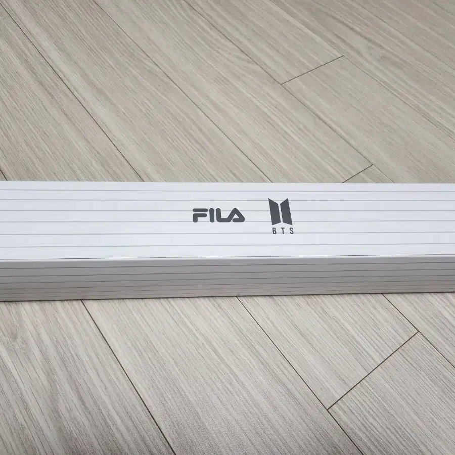 방탄 FILA 포스터