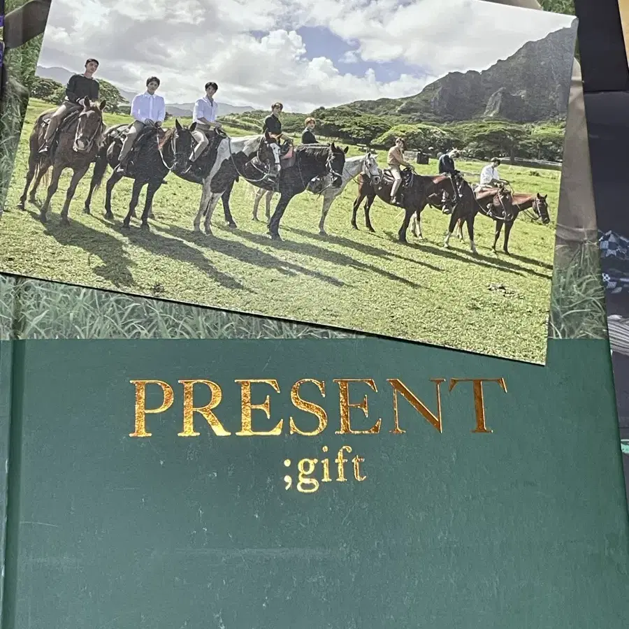 엑소 화보집 포토북 present;gift