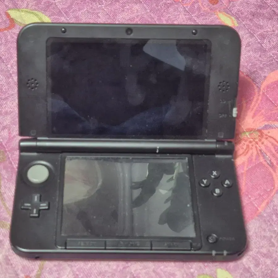 닌텐도3dsXL 레드 본체 판매합니다.