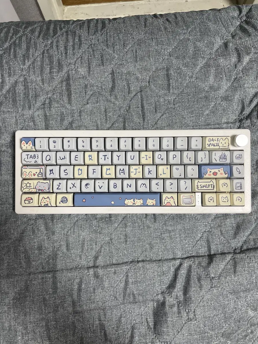 GMK 67 커스텀키보드