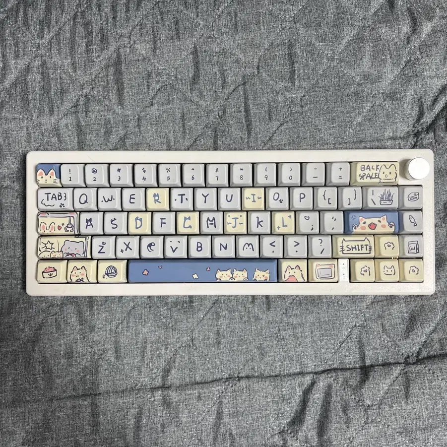 GMK 67 커스텀키보드