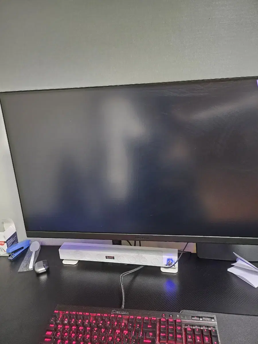 LG 32GQ850L 32인치 qhd해상도 240hz 모니터 팔아요