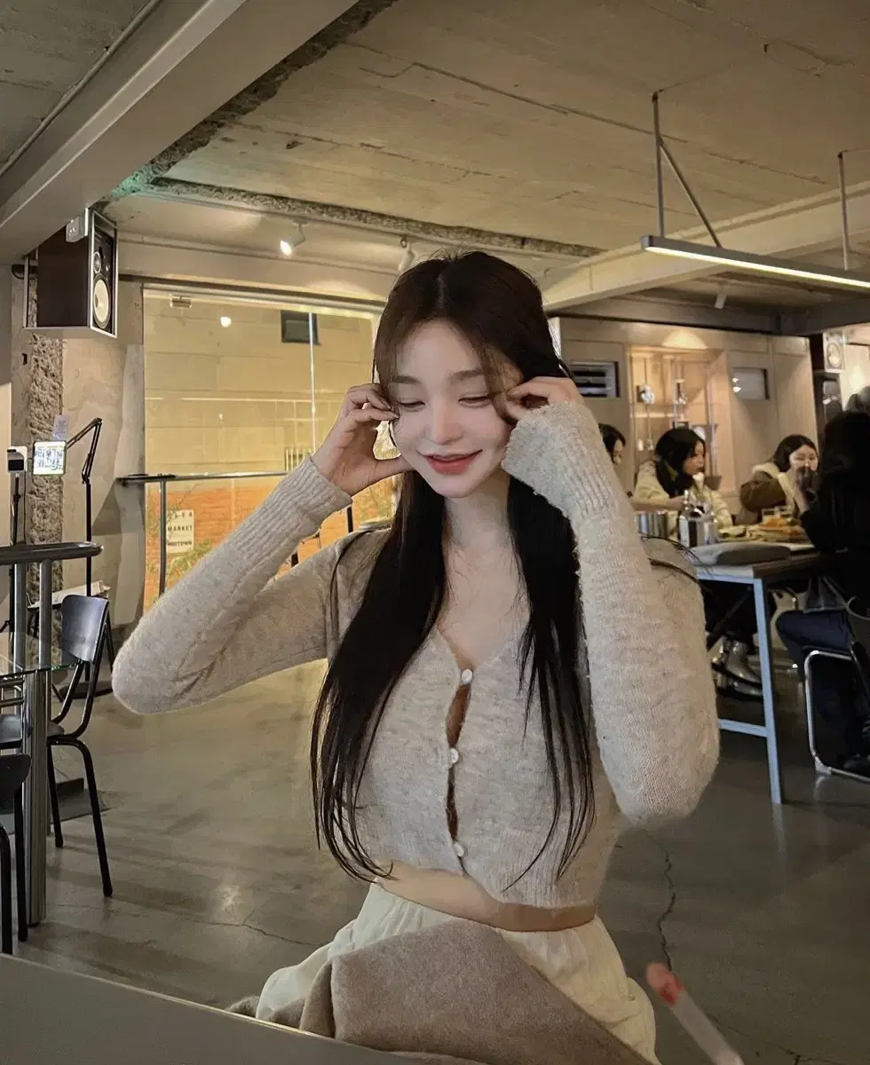 Cardigan with a cinch dami