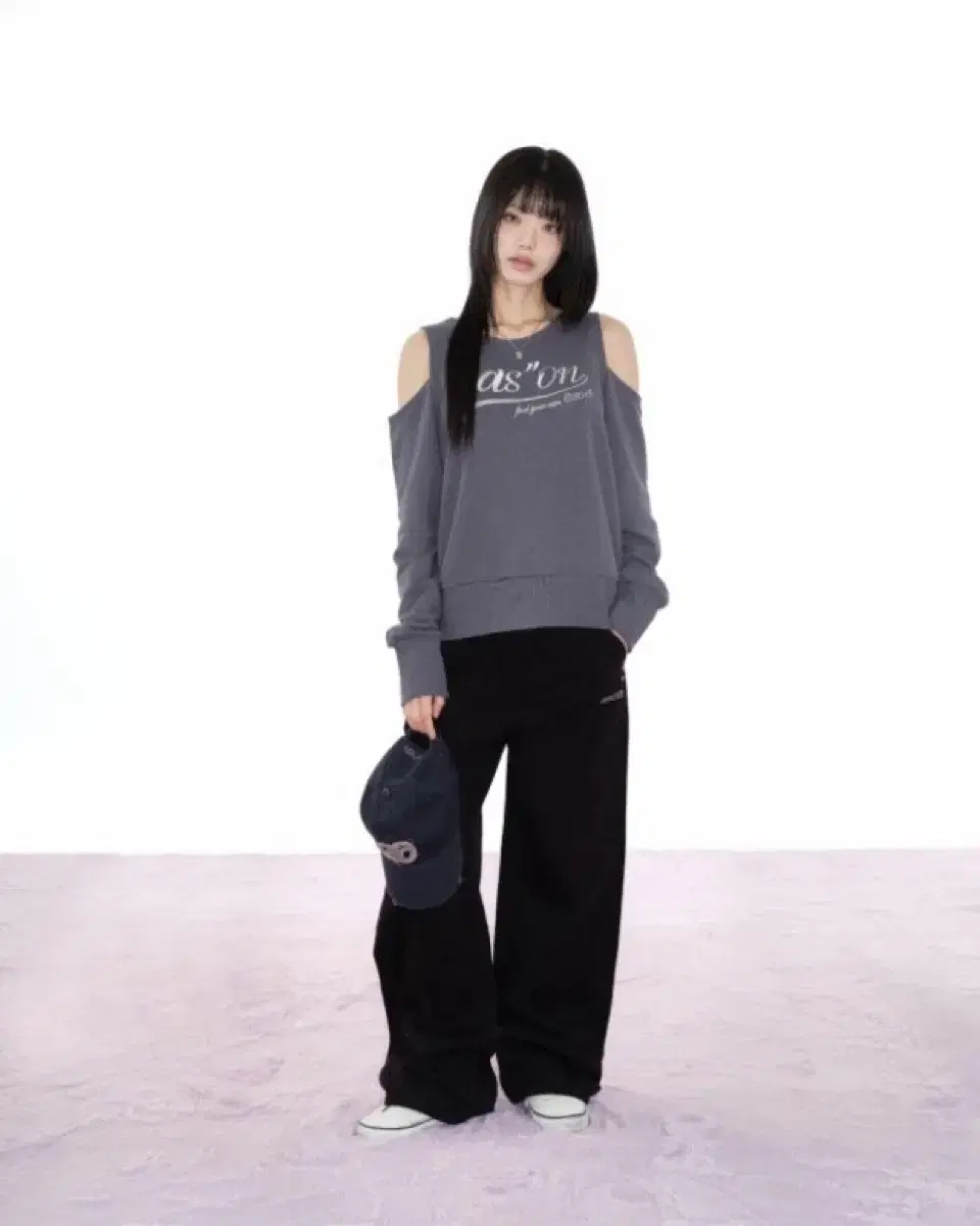 애즈온 KATE HOLE SWEATSHIRT 차콜