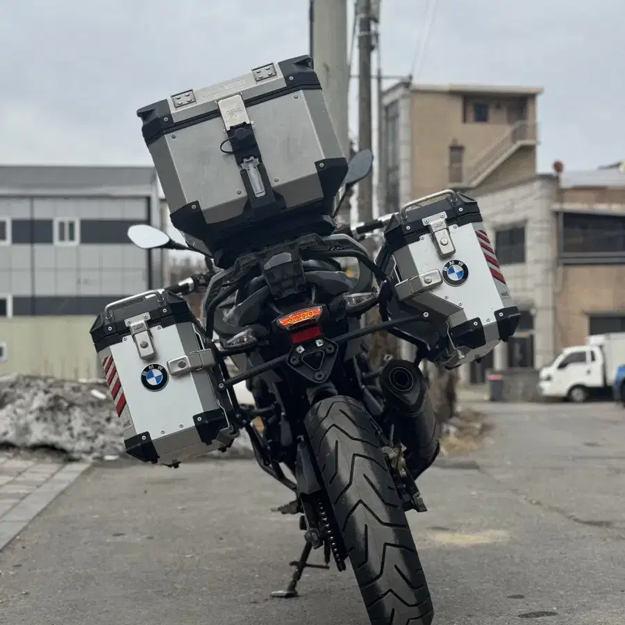 아크라포빅 구변! BMW g310gs 18년식 LOBOO삼박스 판매합니다